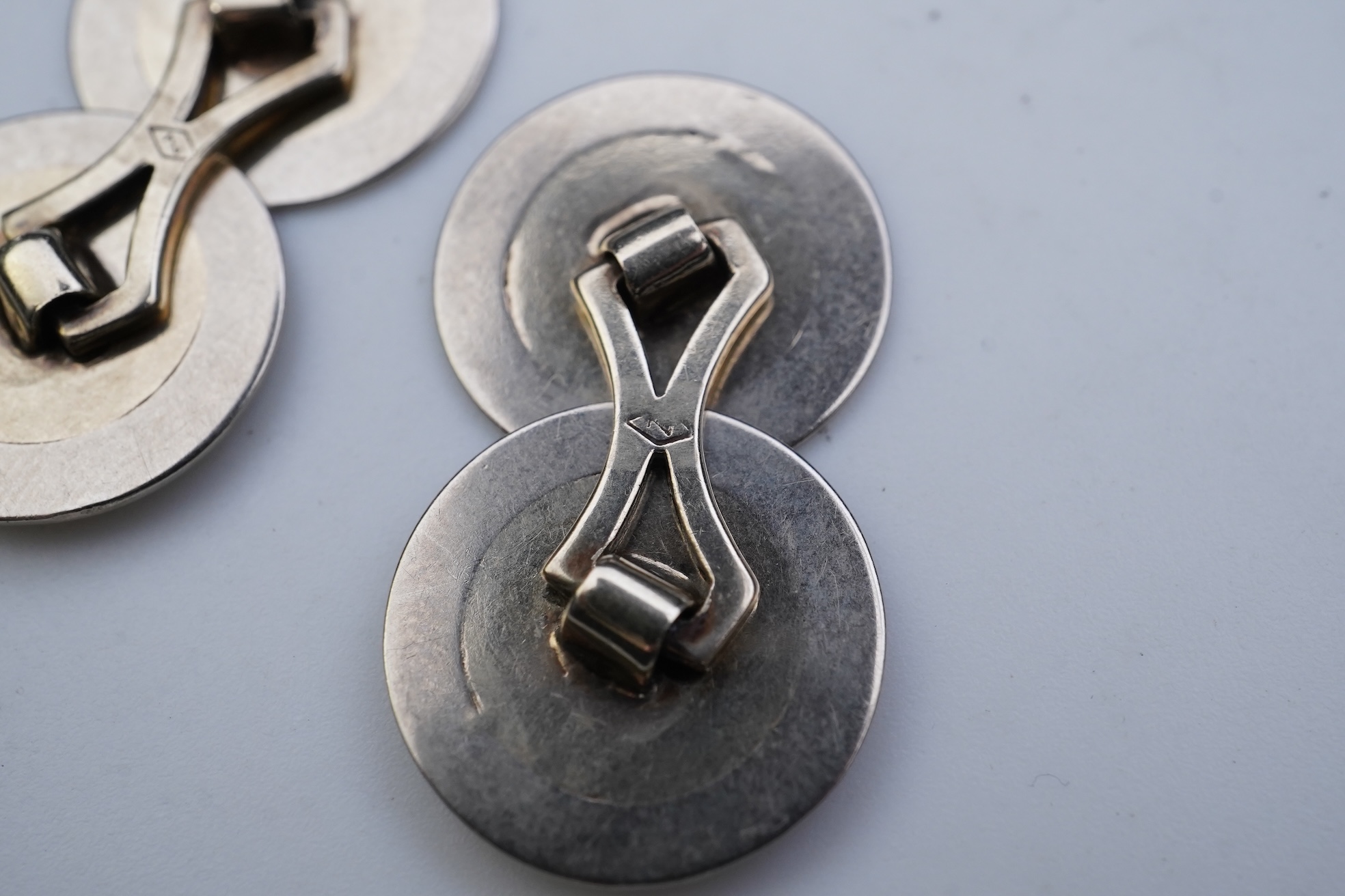 Zeithing, a pair of Art Deco gold and diamond cufflinks, Newark, New Jersey, 1920s